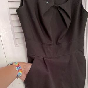 Black structured dress WITH POCKETS